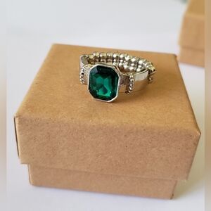 💥4/$10   Beautiful SS Green gemstone ring, NWT